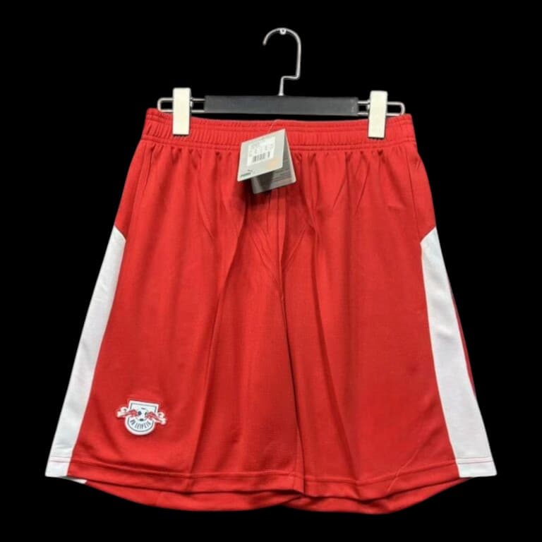 RB Leipzig short de local 25/26